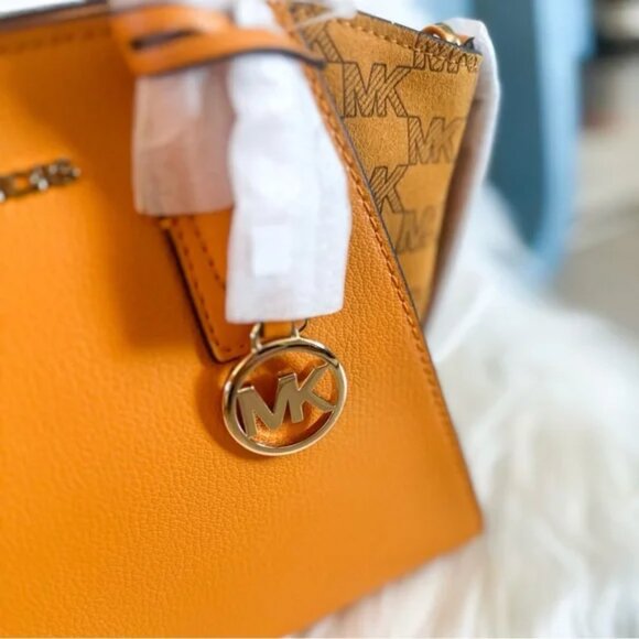 45 | 🍁Michael Kors Avril Satchel with MK Charm - Picture 4 of 7